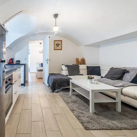 Apartment The Parisian Charm Near